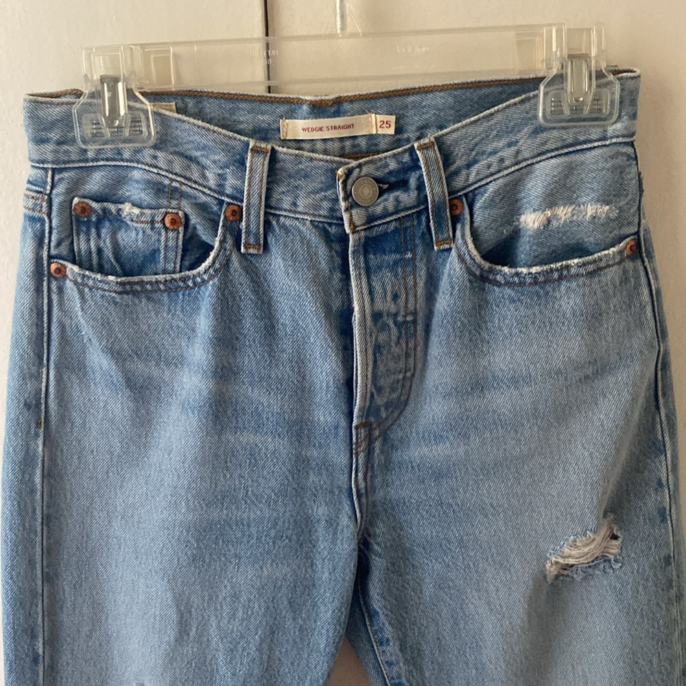 Levi’s destressed jeans - Picture 4 of 16
